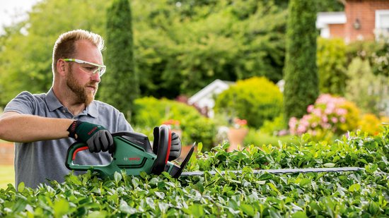Bosch UniversalHedgeCut 60 Heggenschaar