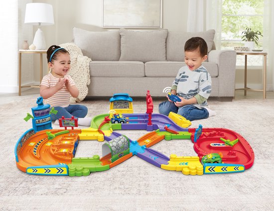 VTech Toet Toet Auto's - Mega RC Racecircuit - Interactief Speelgoed - Inclusief 2 Toet Toet Auto's - Speelgoed vanaf 1 jaar en ouder