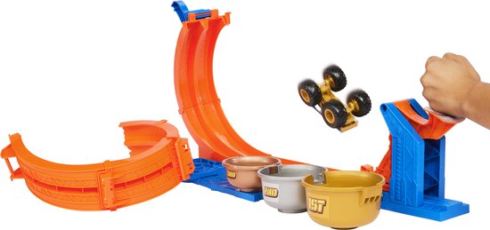 Hot Wheels Monster trucks LOOPEN EN DRAAIEN TROFEE UITDAGING - Speelset