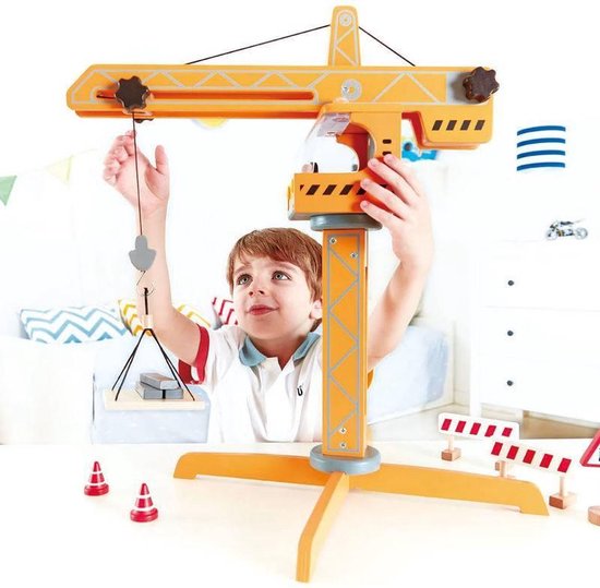 Hape Grote Bouwkraan met Bouwplaats Accessoires - Speelgoed Kraan voor Kinderen vanaf 3 jaar