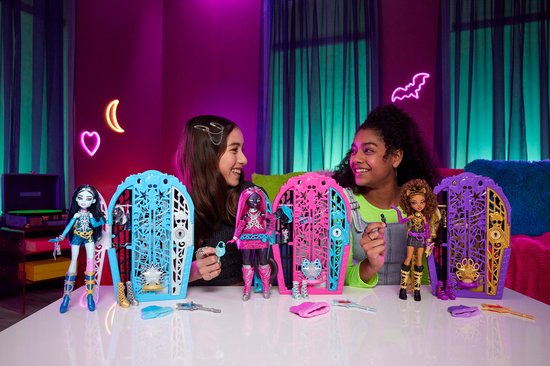 Monster High Skulltimate Secrets Clawdeen Pop