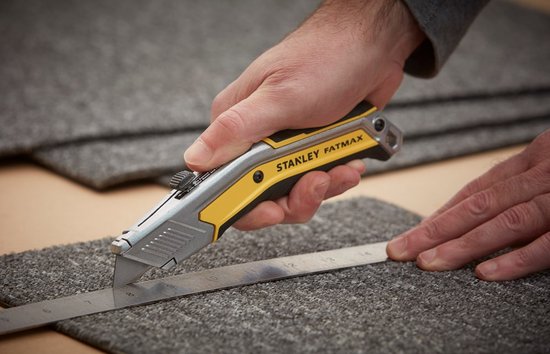 Stanley FatMax Serie - Inspringbaar Trapezium Mes - Ergonomische Handvat - Met 5 Reservemessen - InterLock™